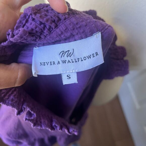 NEVER A WALLFLOWER Blouse Women's High Neck Top Purple size Small - Picture 4 of 5